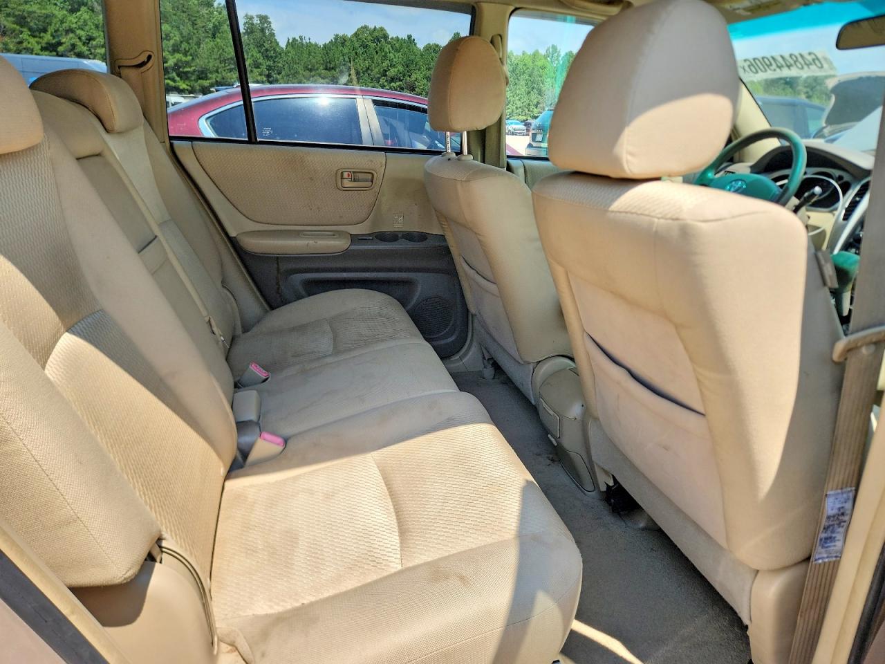 2005 Toyota Highlander Base Tan vin: JTEEP21A050106990