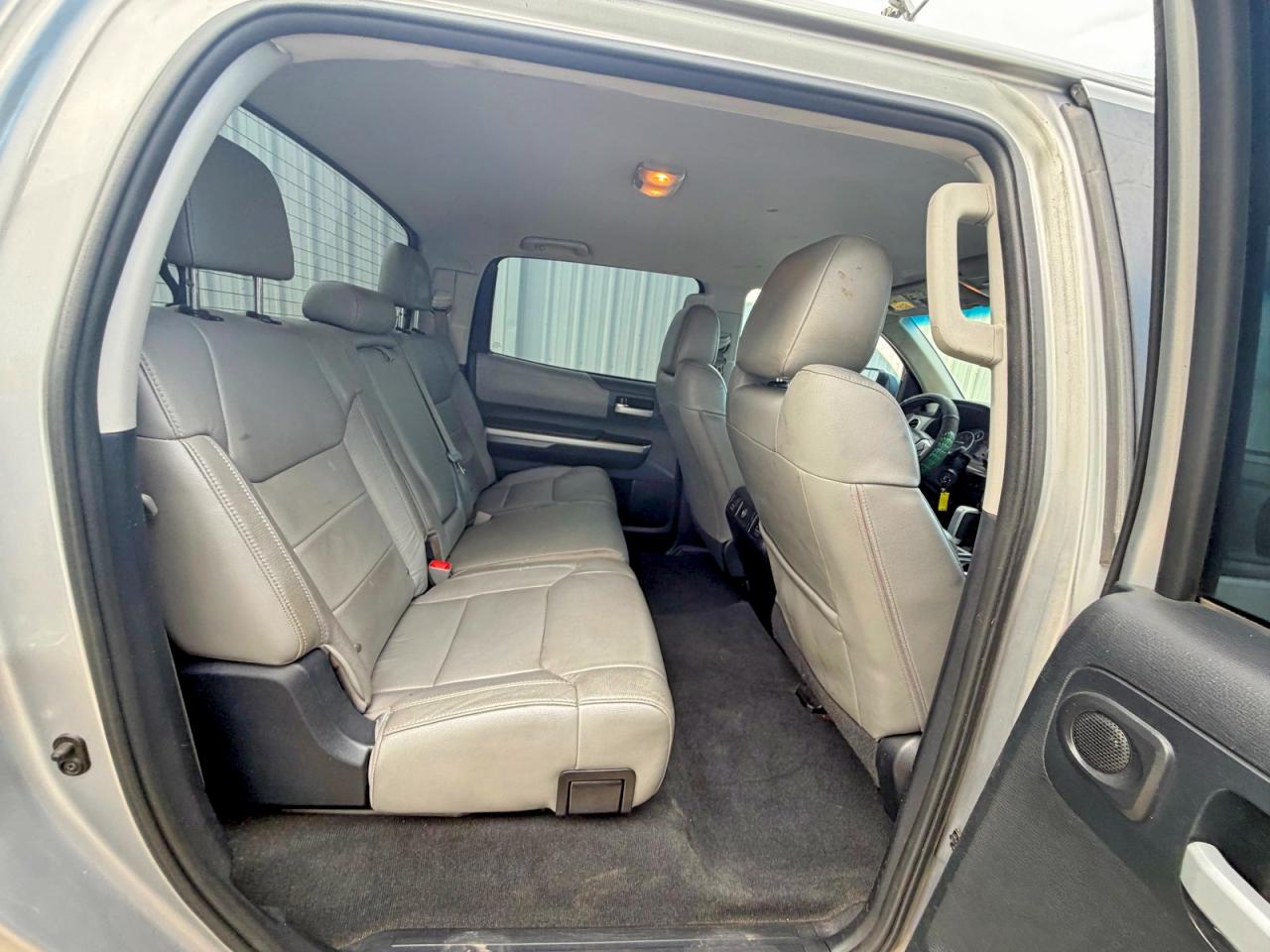 2015 Toyota Tundra Crewmax Limited Silver vin: 5TFHW5F18FX417624