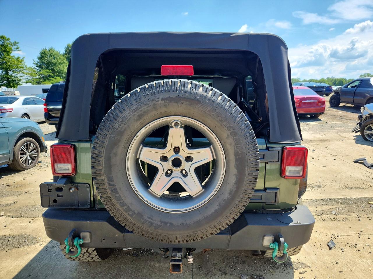 2009 Jeep Wrangler Unlimited Sahara Green vin: 1J4GA59199L733965