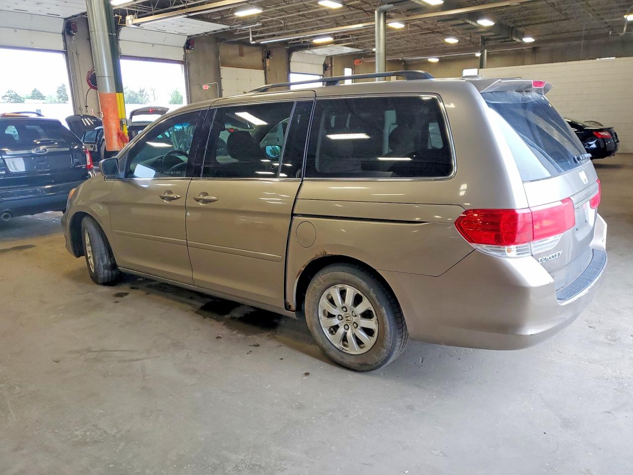 2010 Honda Odyssey Exl Beige vin: 5FNRL3H74AB033359