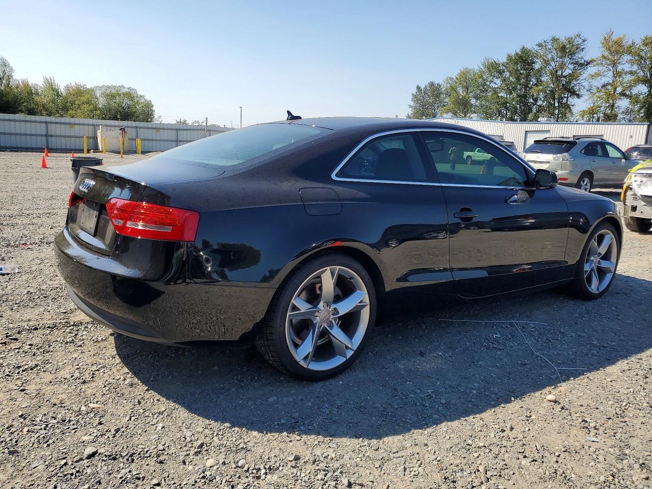 2011 Audi A5 Premium Plus Черный vin: WAULFAFRXBA081297