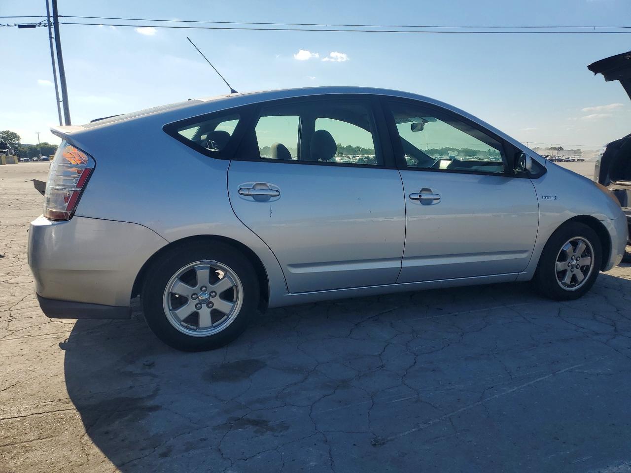 2008 Toyota Prius Base Silver vin: JTDKB20U687761829