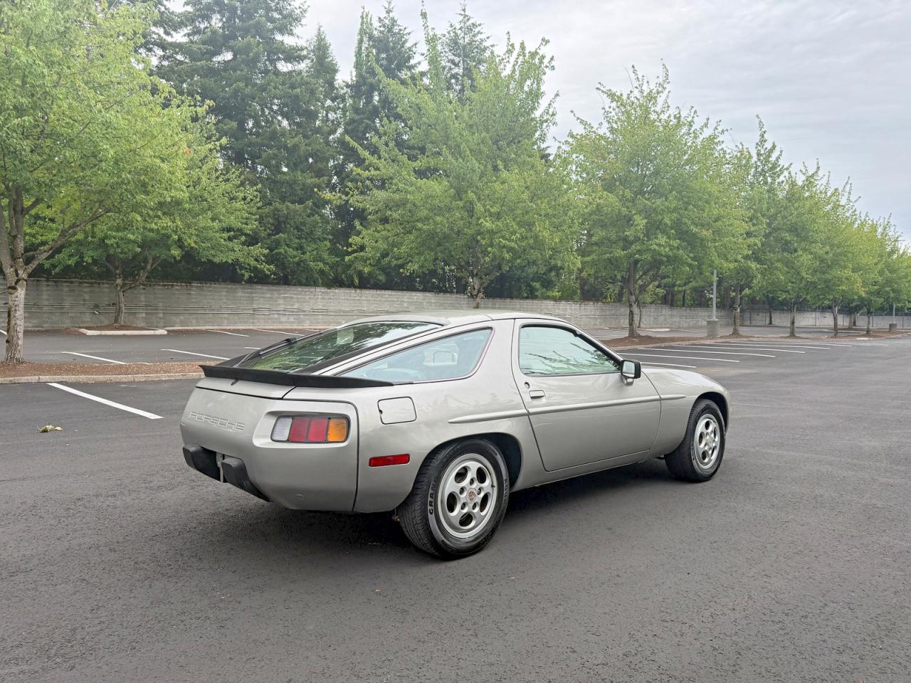 1982 Porsche 928 Silver vin: WP0JA092XCS820309
