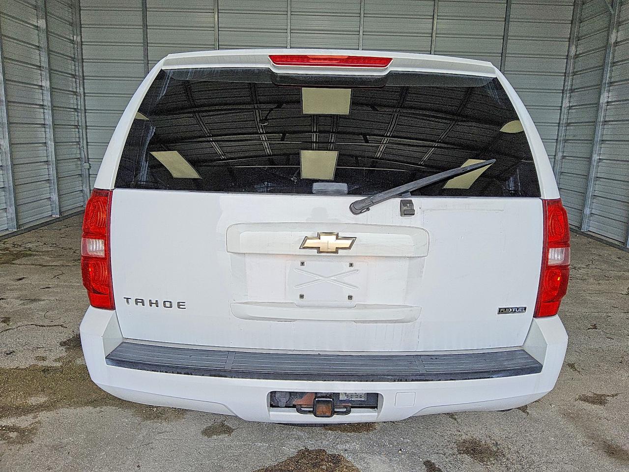 2009 Chevrolet Tahoe K1500 Ls White vin: 1GNFK13089R158155