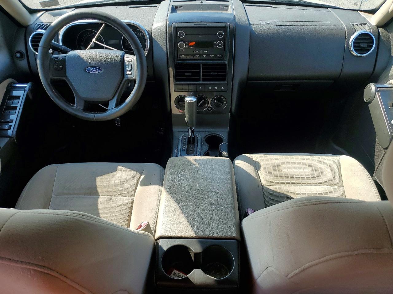 2008 Ford Explorer Xlt White vin: 1FMEU73E78UA65552