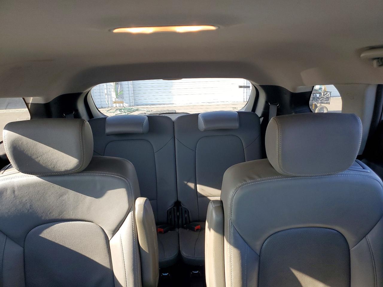 2015 Hyundai Santa Fe Limited Silver vin: KM8SN4HF1FU114225
