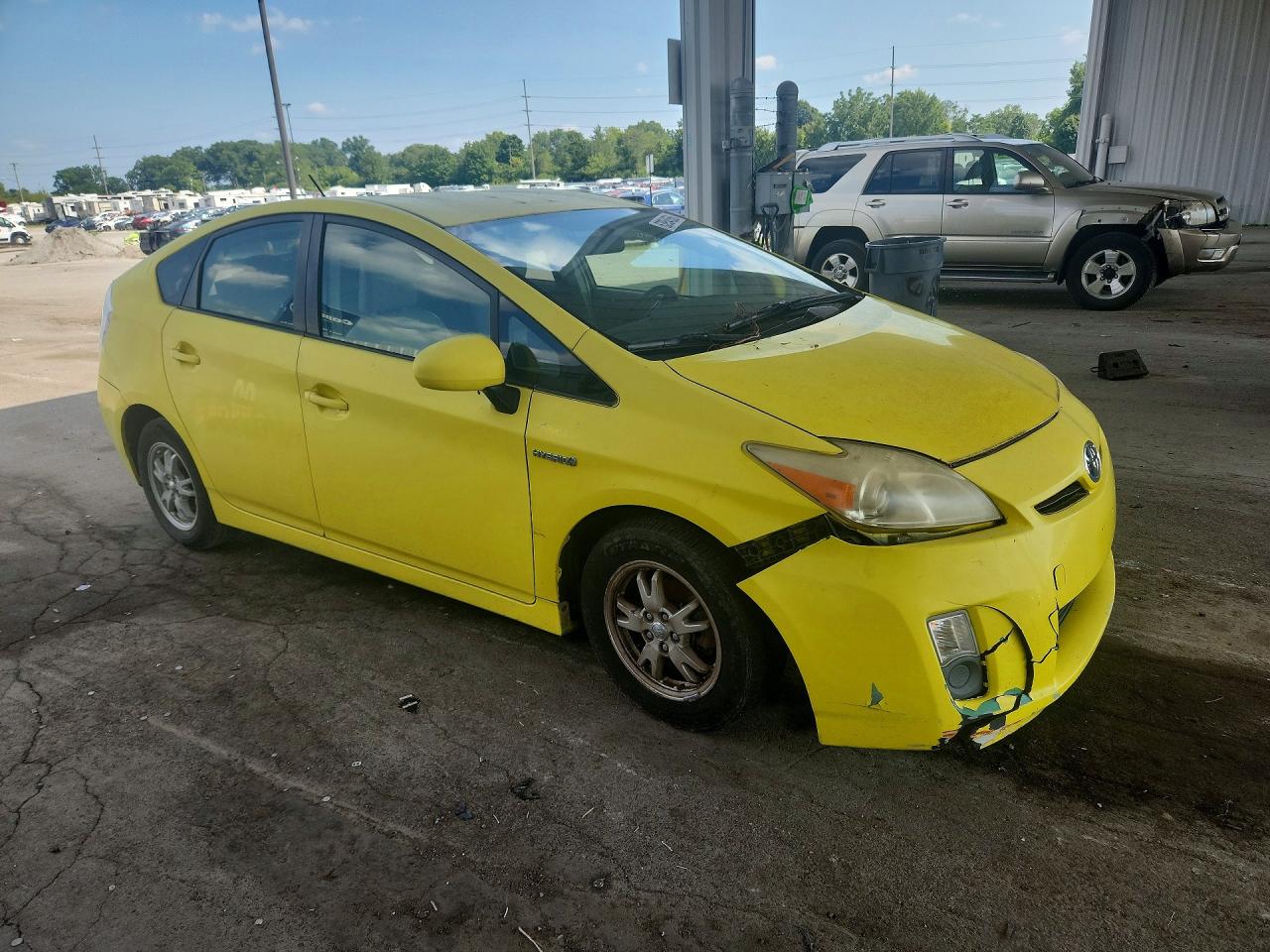 2010 Toyota Prius Ii Yellow vin: JTDKN3DU6A1304289
