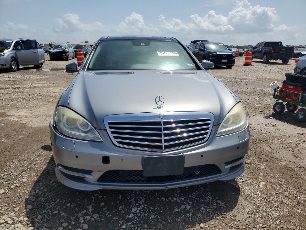 2012 Mercedes-benz S 550 Silver vin: WDDNG7DB4CA437719
