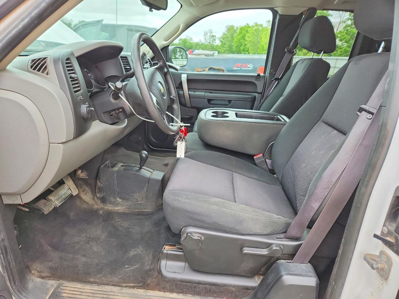 2011 Chevrolet Silverado K1500 Ls Белый vin: 1GCRKREA2BZ446172