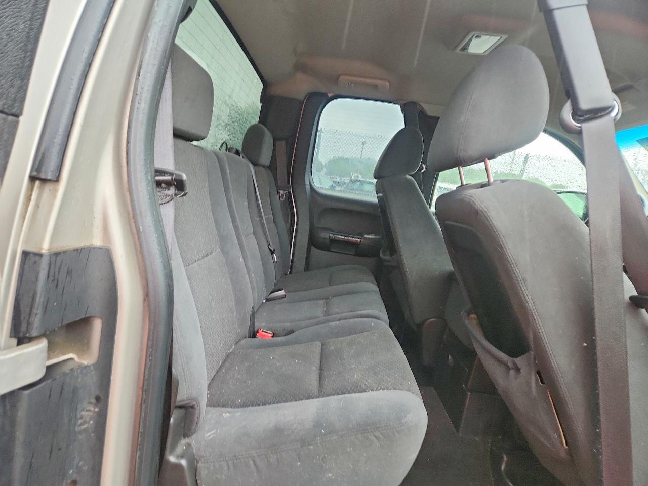 2007 Chevrolet Silverado K1500 Silver vin: 2GCEK19C271720059