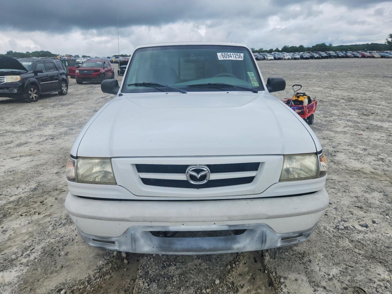 2002 Mazda B3000 Белый vin: 4F4YR12U12TM18641