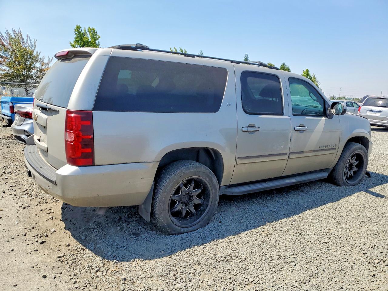 2007 Chevrolet Suburban K1500 Silver vin: 3GNFK16357G132986