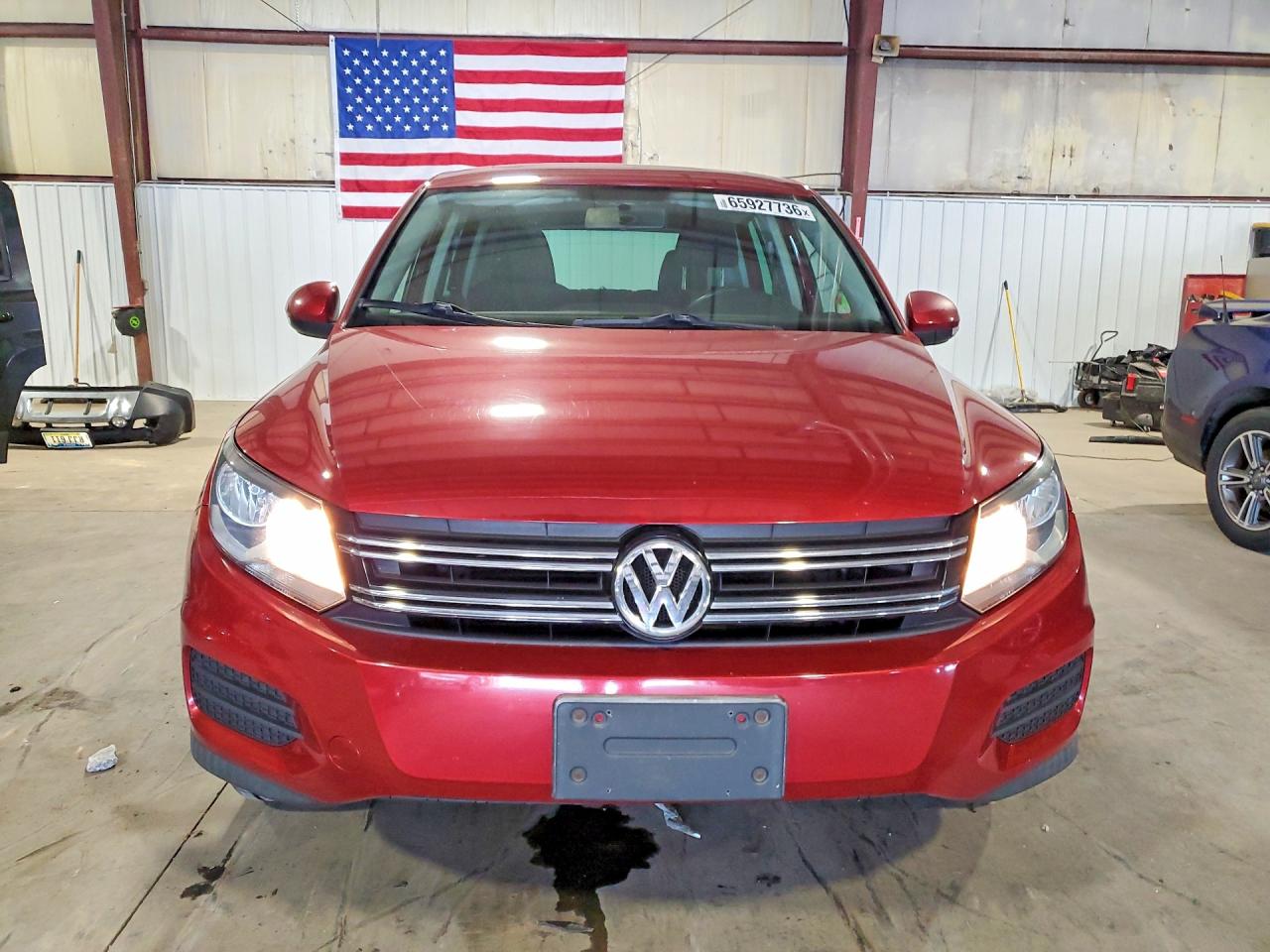 2013 Volkswagen Tiguan S Burgundy vin: WVGBV3AXXDW067145