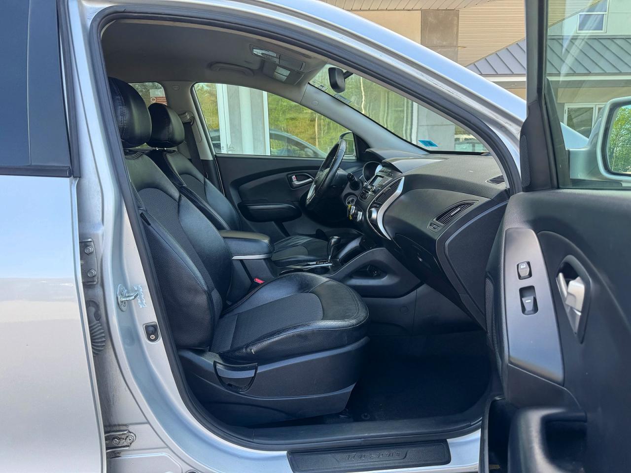 2012 Hyundai Tucson Gls Silver vin: KM8JUCAC4CU395912