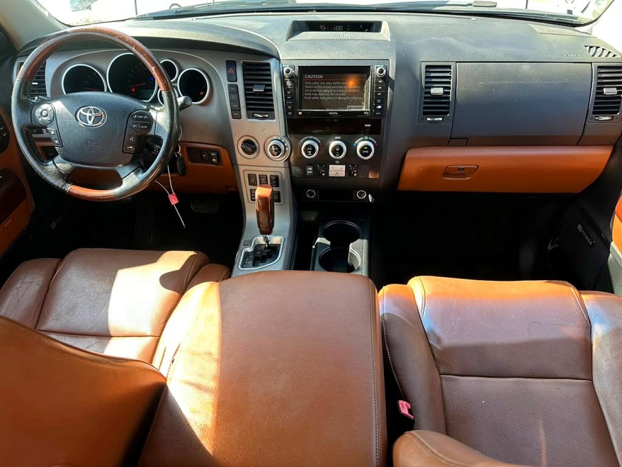 2011 Toyota Sequoia Platinum Черный vin: 5TDDY5G15BS054755