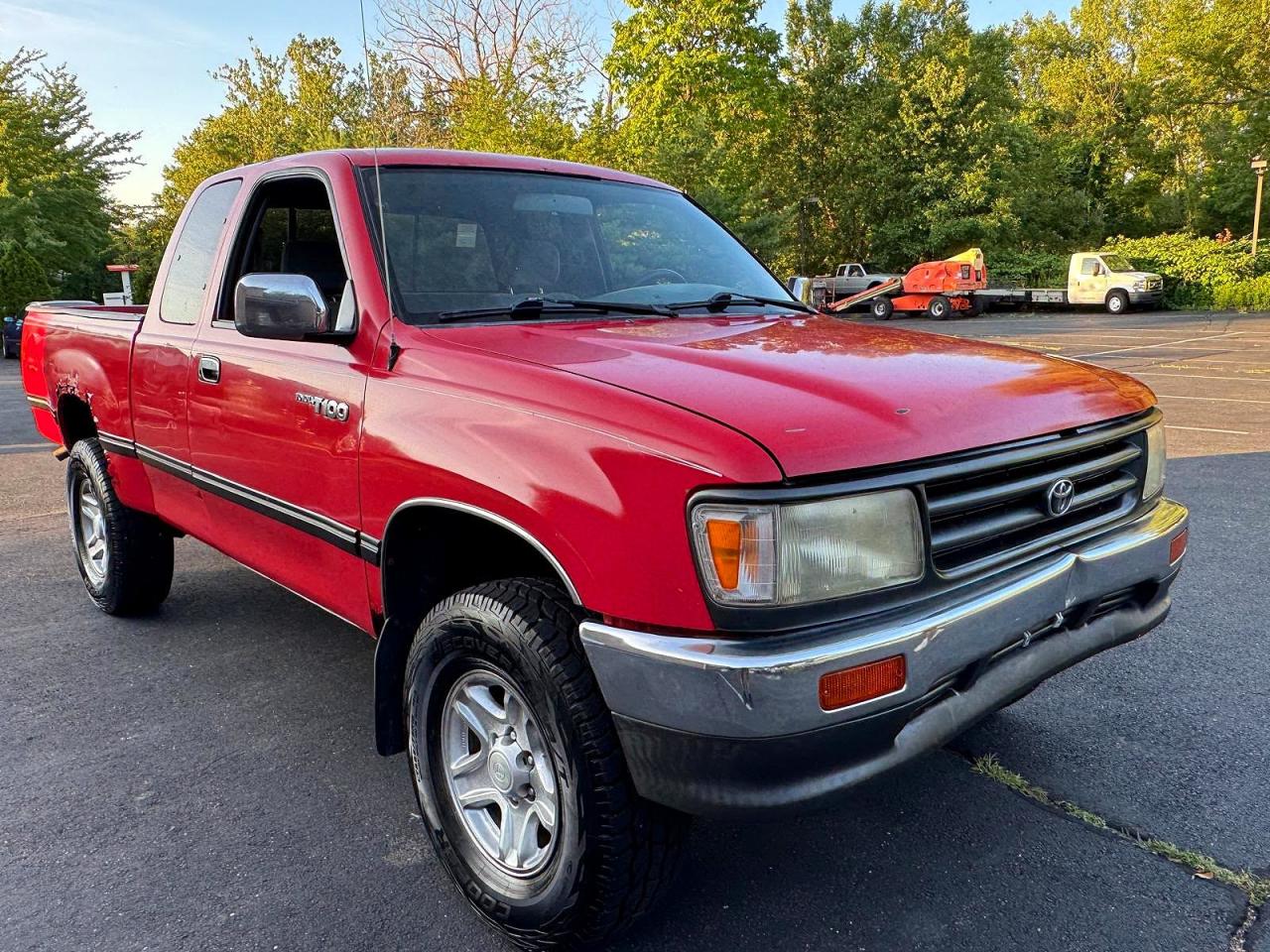 1998 Toyota T100 Sr5 Red vin: JT4UN24D5W0054589