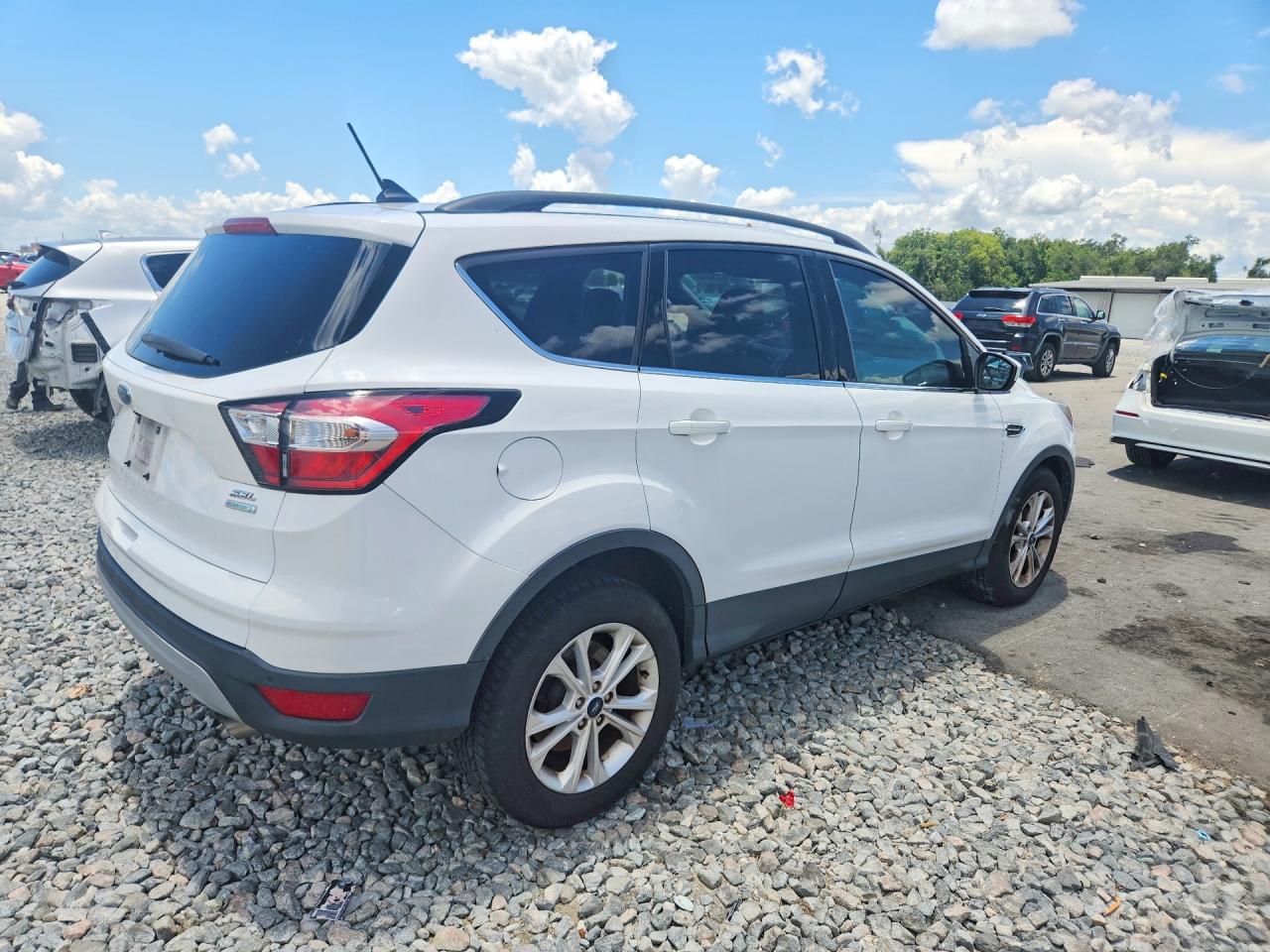 2018 Ford Escape Sel White vin: 1FMCU0HD6JUB20528