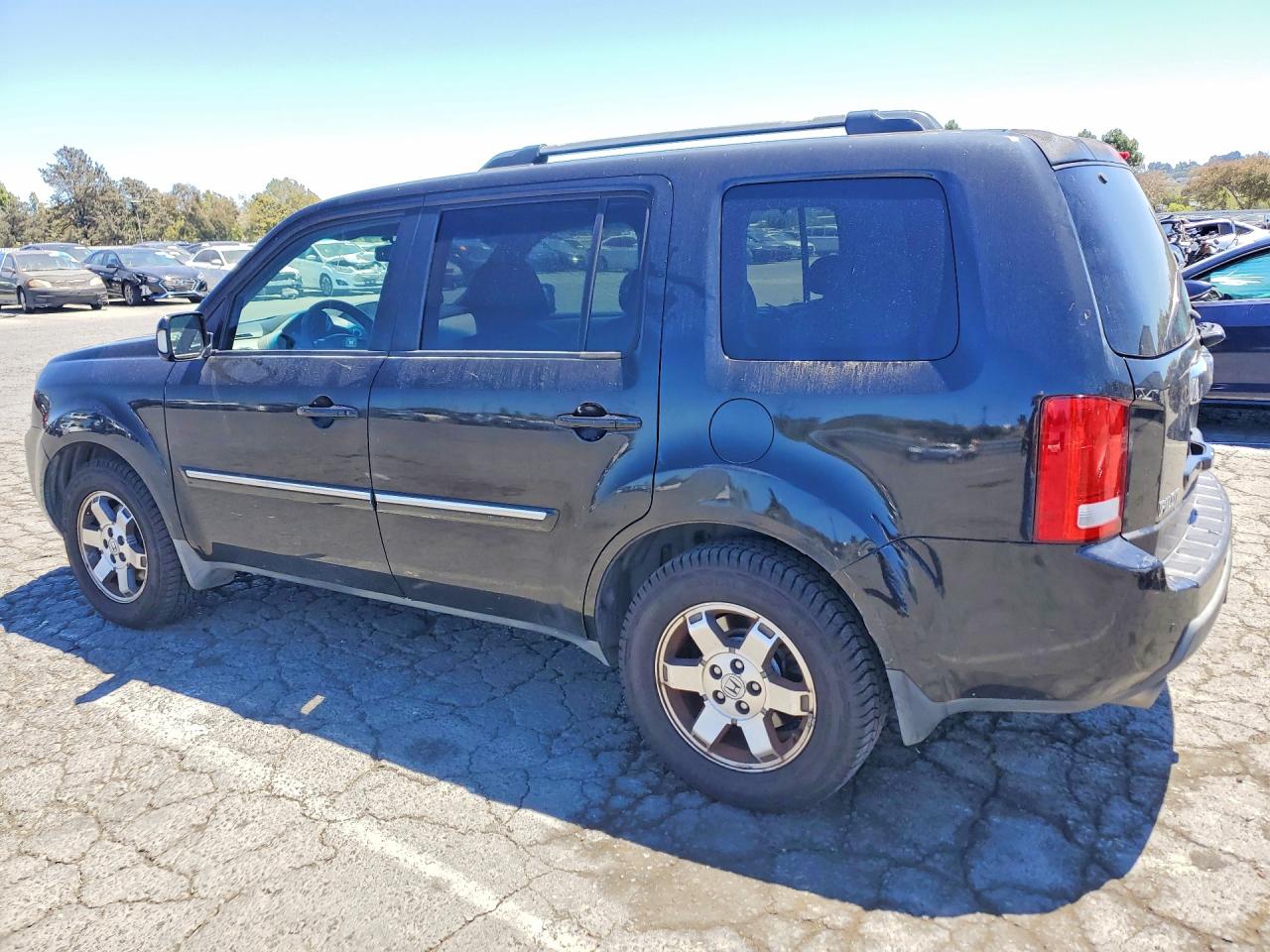 2010 Honda Pilot Touring Black vin: 5FNYF4H97AB005372