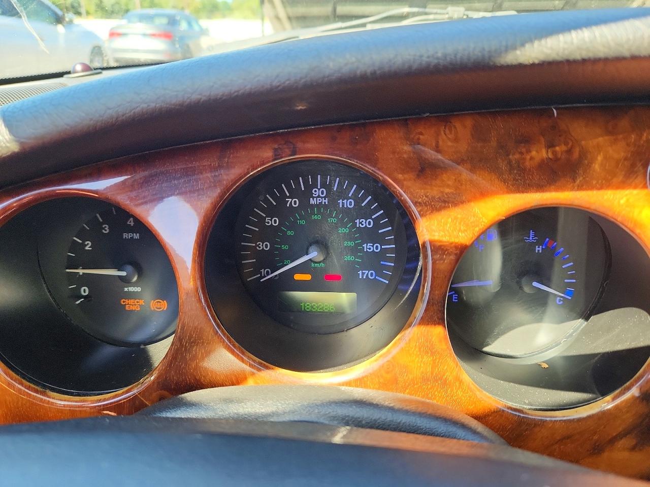 1999 Jaguar Xk8 Silver vin: SAJGX2049XC041200