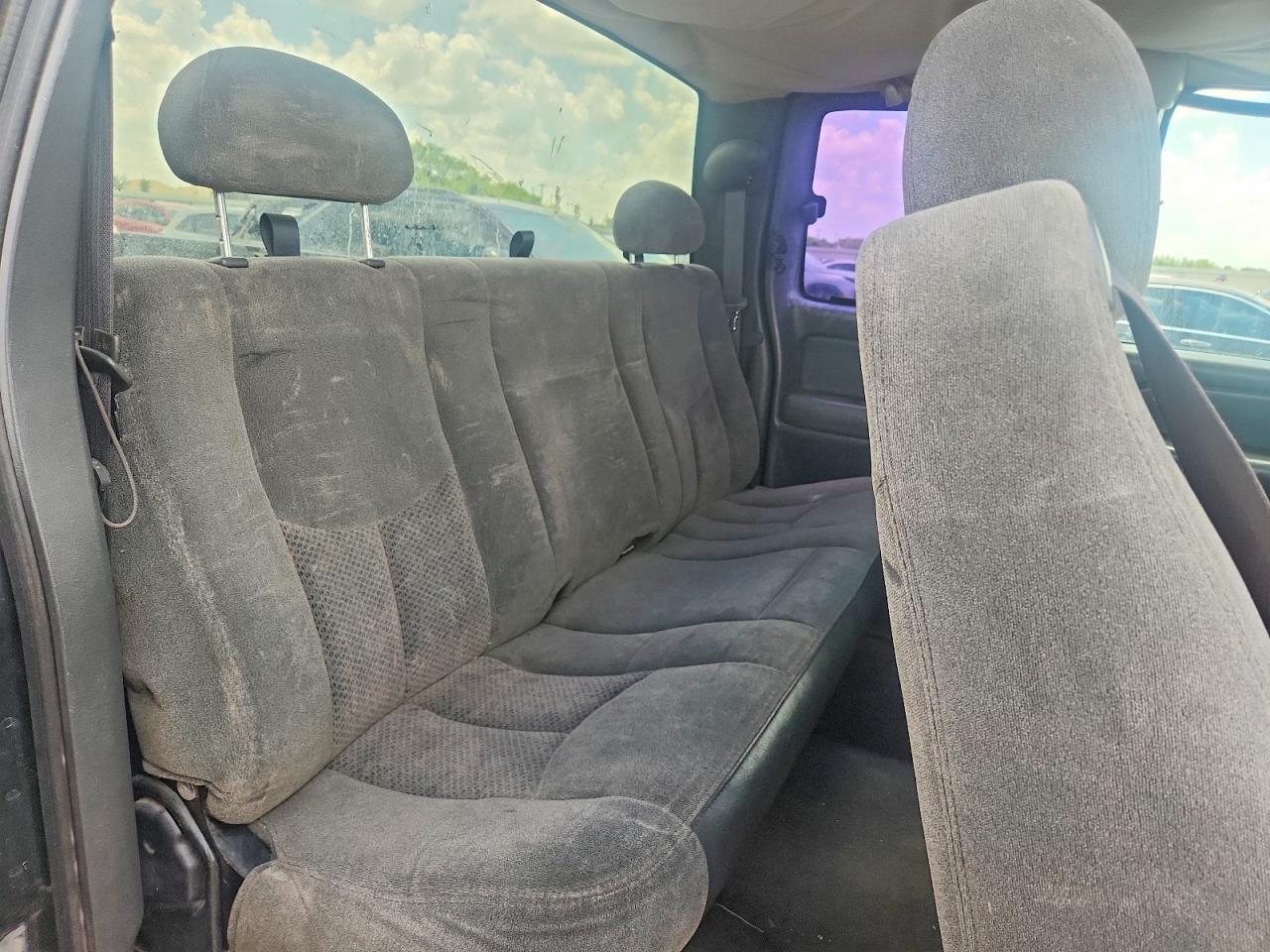 2004 Chevrolet Silverado C1500 Black vin: 2GCEC19V441282381