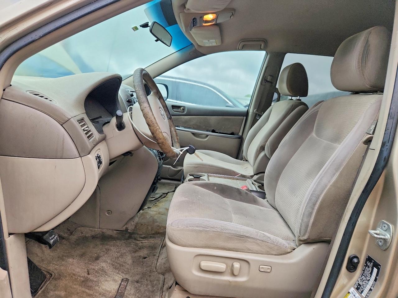 2010 Toyota Sienna Le 7-passenger Tan vin: 5TDKK4CC2AS313565