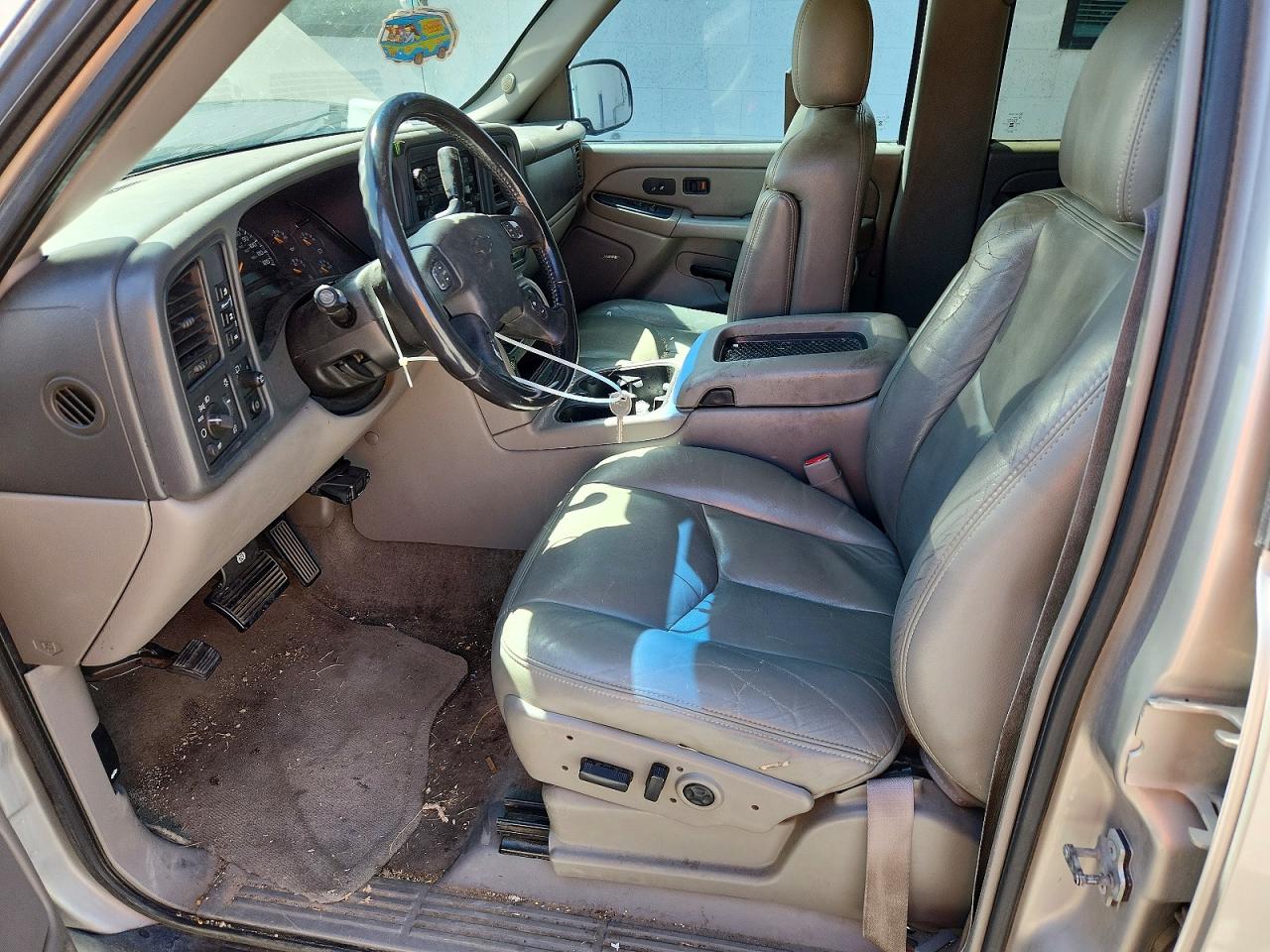 2004 Chevrolet Suburban K1500 Tan vin: 3GNFK16Z24G298804