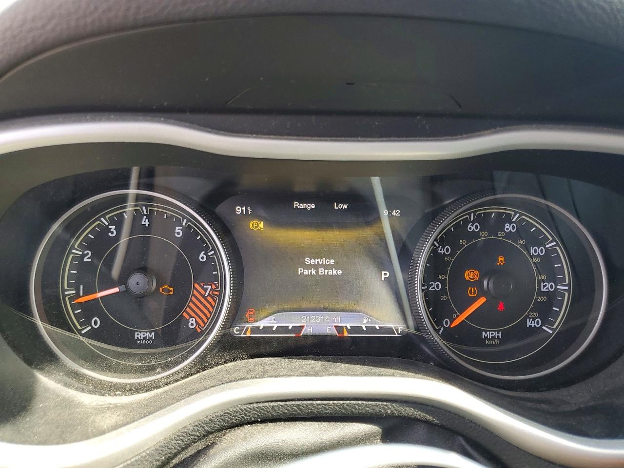 2015 Jeep Cherokee Trailhawk Orange vin: 1C4PJMBSXFW776210