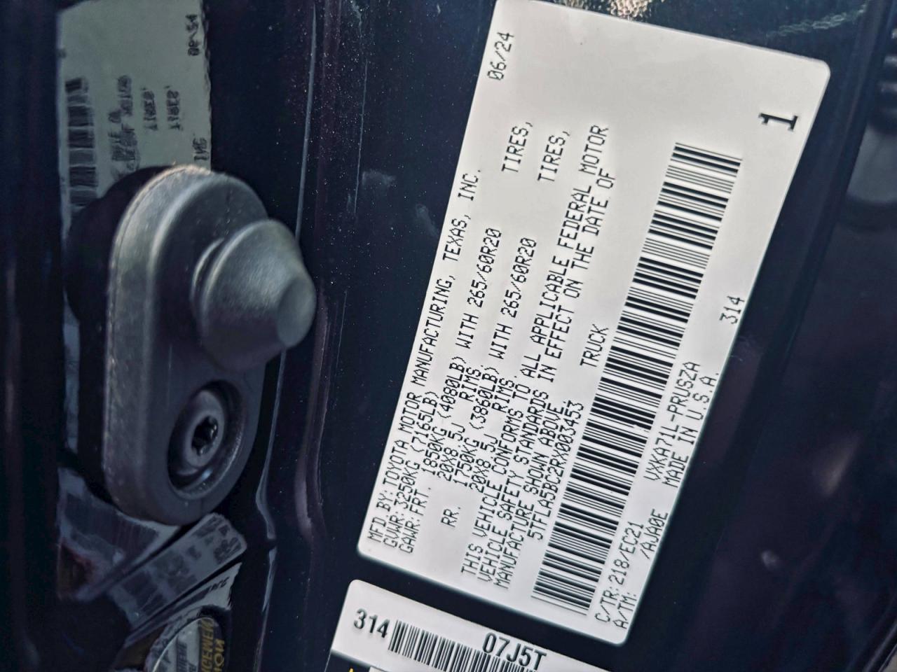 2024 Toyota Tundra Crewmax Sr5 Черный vin: 5TFLA5BC2RX003453