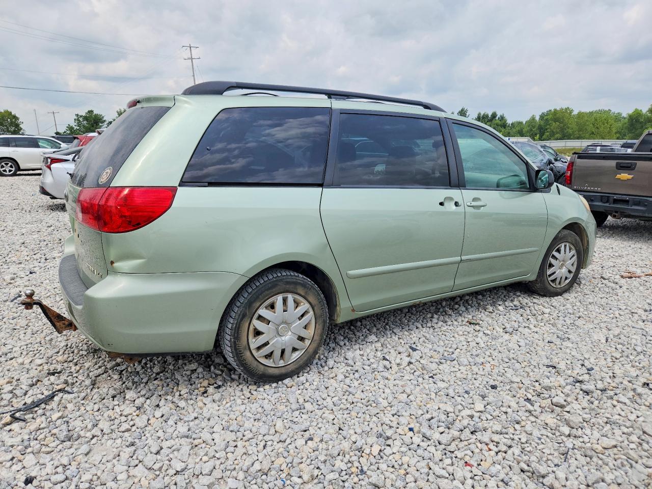 2010 Toyota Sienna Le 8-passenger Tan vin: 5TDKK4CC8AS295105