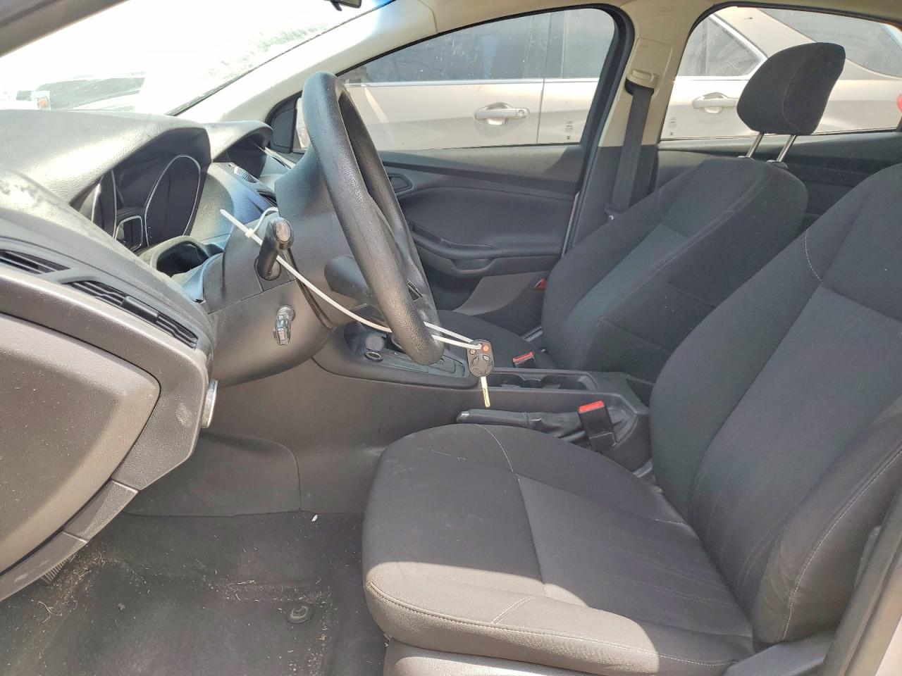 2015 Ford Focus S Silver vin: 1FADP3E27FL275015