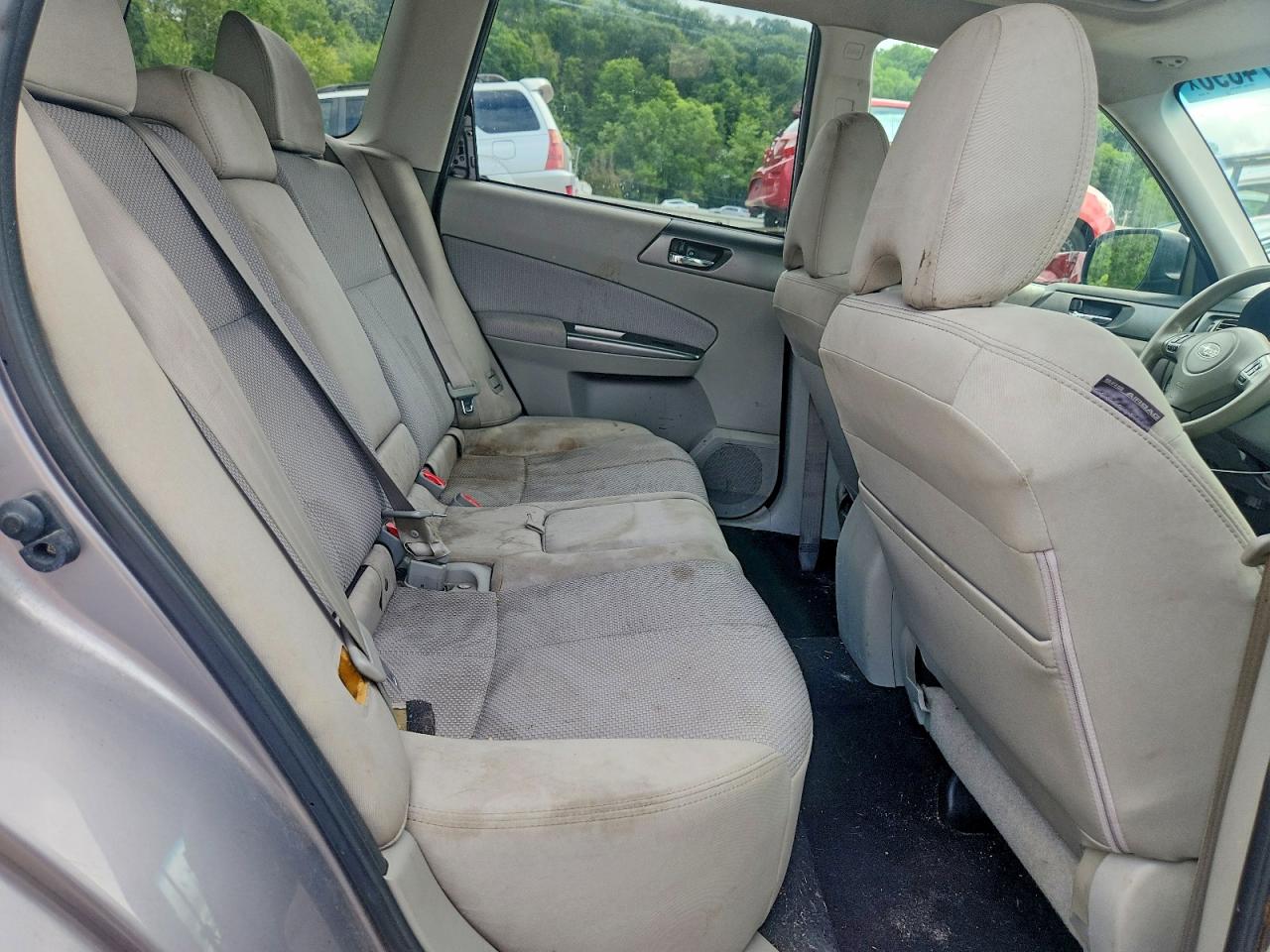 2011 Subaru Forester 2.5x Premium Gray vin: JF2SHADCXBG702348