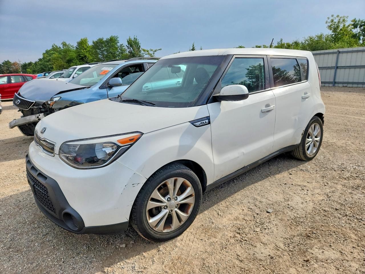 2015 Kia Soul + White vin: KNDJP3A52F7788324