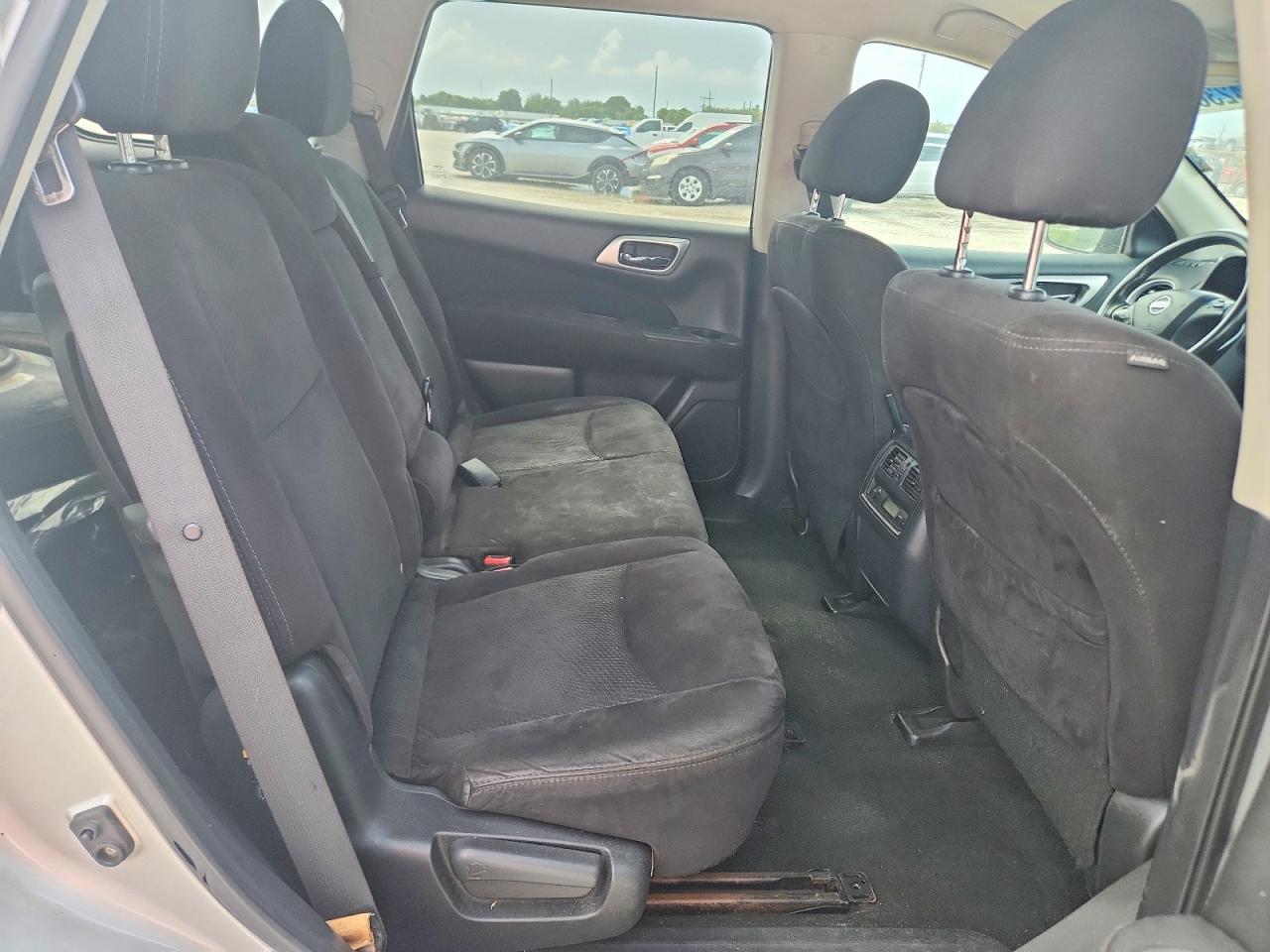 2014 Nissan Pathfinder Sv Серебряный vin: 5N1AR2MMXEC651902