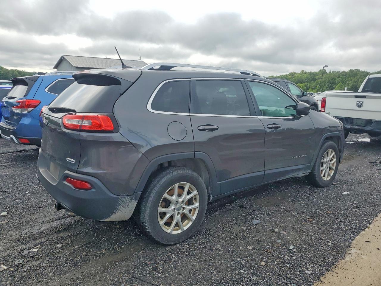 2014 Jeep Cherokee Latitude Gray vin: 1C4PJMCS9EW221018