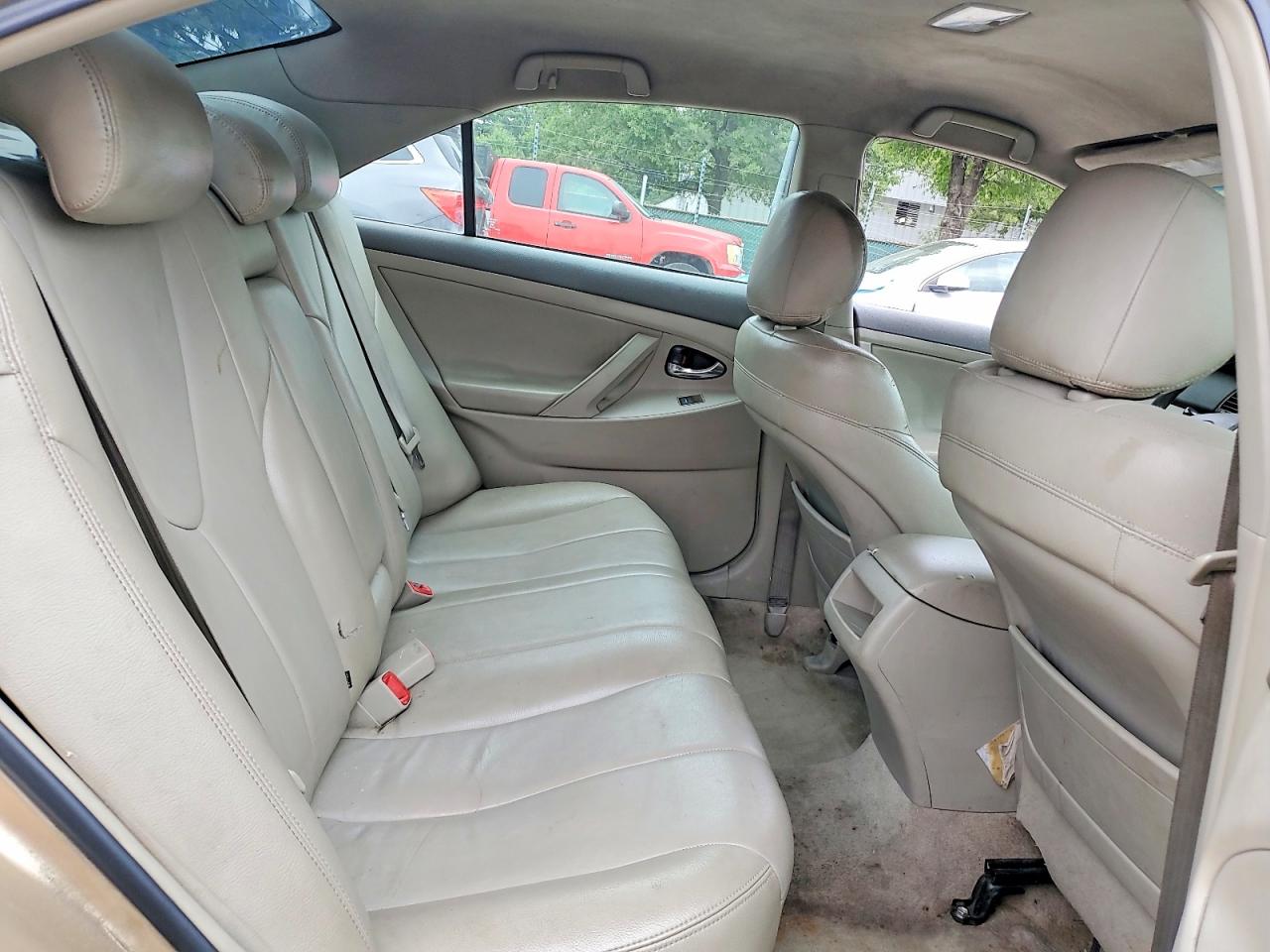 2010 Toyota Camry Le Gold vin: 4T1BF3EK6AU080607