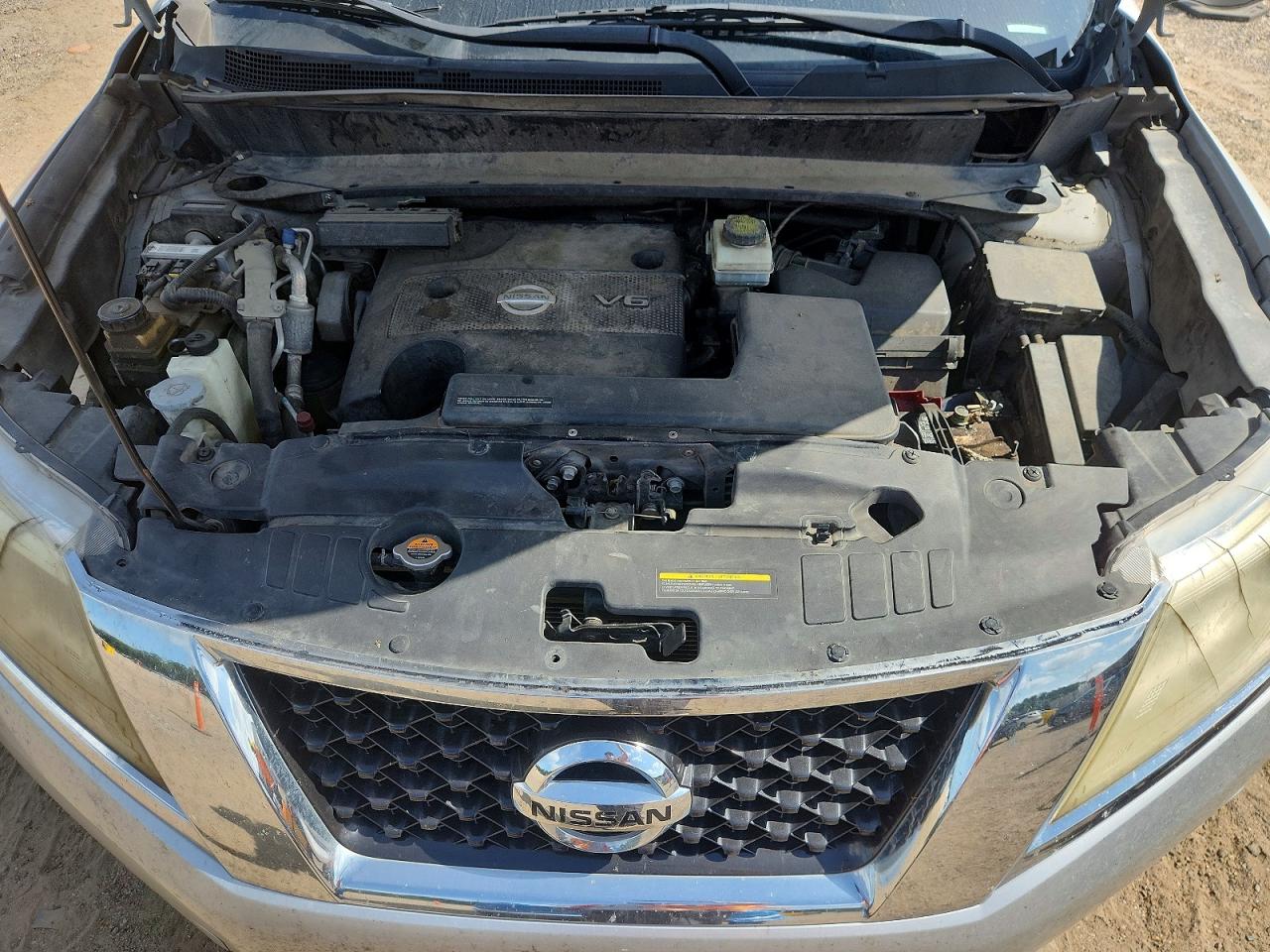 2015 Nissan Pathfinder S Silver vin: 5N1AR2MN5FC709117