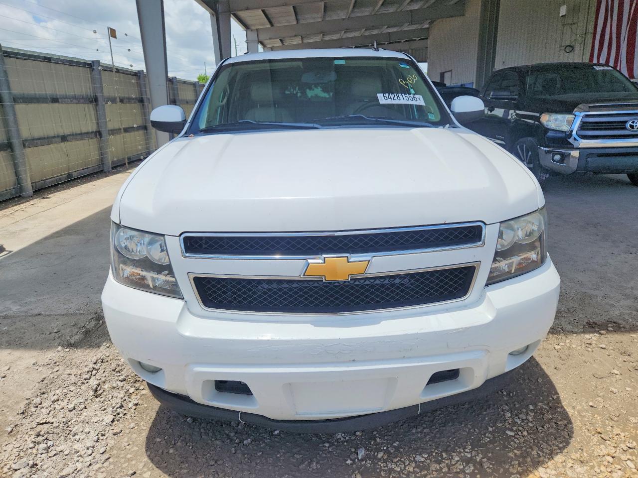 2012 Chevrolet Suburban C1500 Lt White vin: 1GNSCJE04CR202300