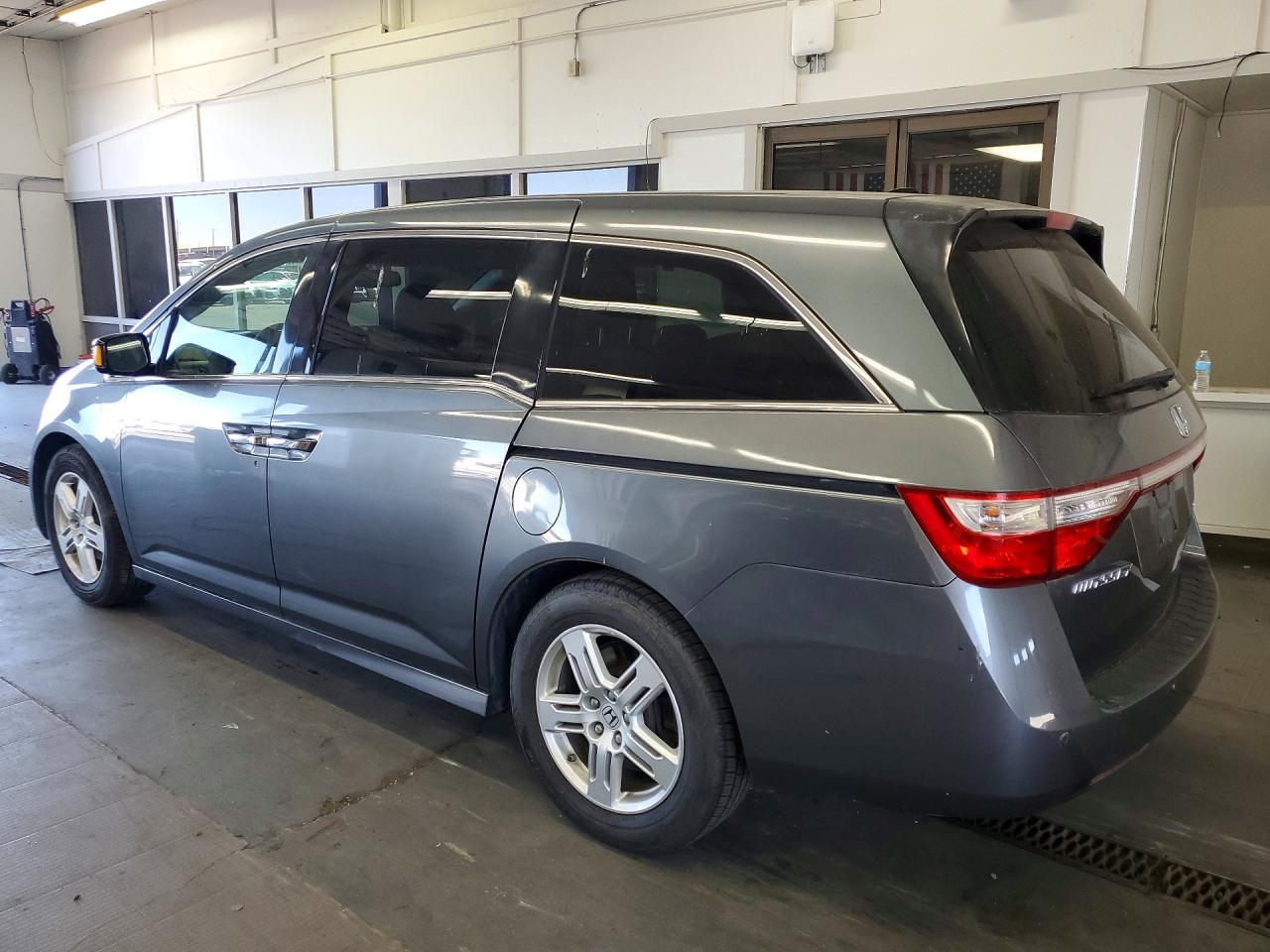 2011 Honda Odyssey Touring Gray vin: 5FNRL5H90BB002978