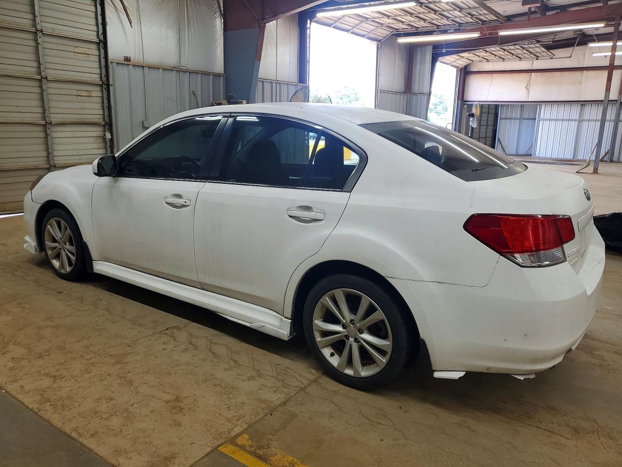 2013 Subaru Legacy 2.5i Premium White vin: 4S3BMCG69D3009891