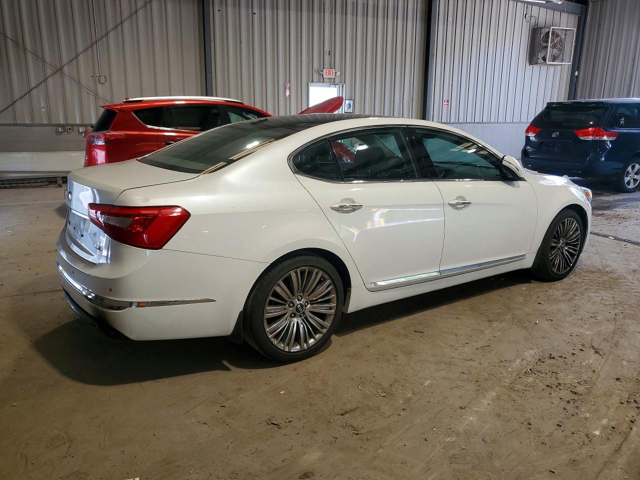 2014 Kia Cadenza Limited Белый vin: KNALN4D77E5167167