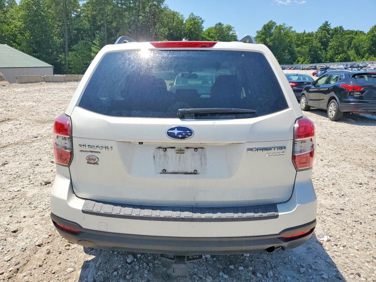 2015 Subaru Forester 2.5i Premium White vin: JF2SJADC1FH468587