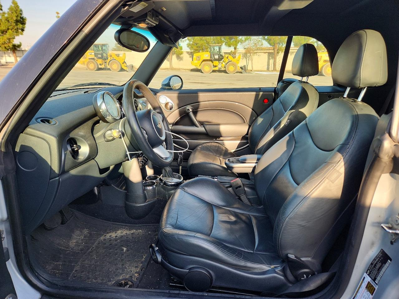 2005 Mini Cooper Silver vin: WMWRF33535TG13105