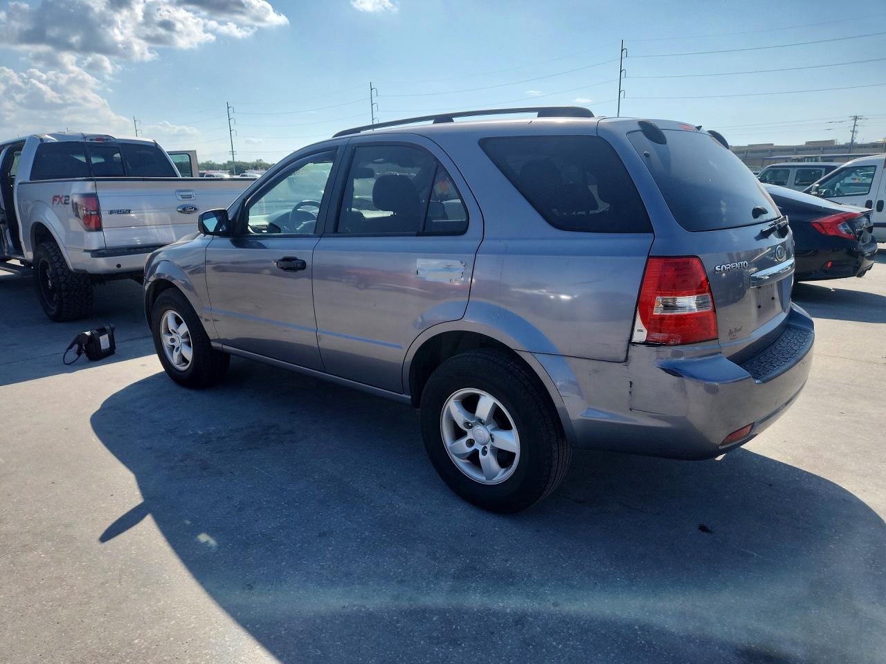 2008 Kia Sorento Base Gray vin: KNDJD735185811460