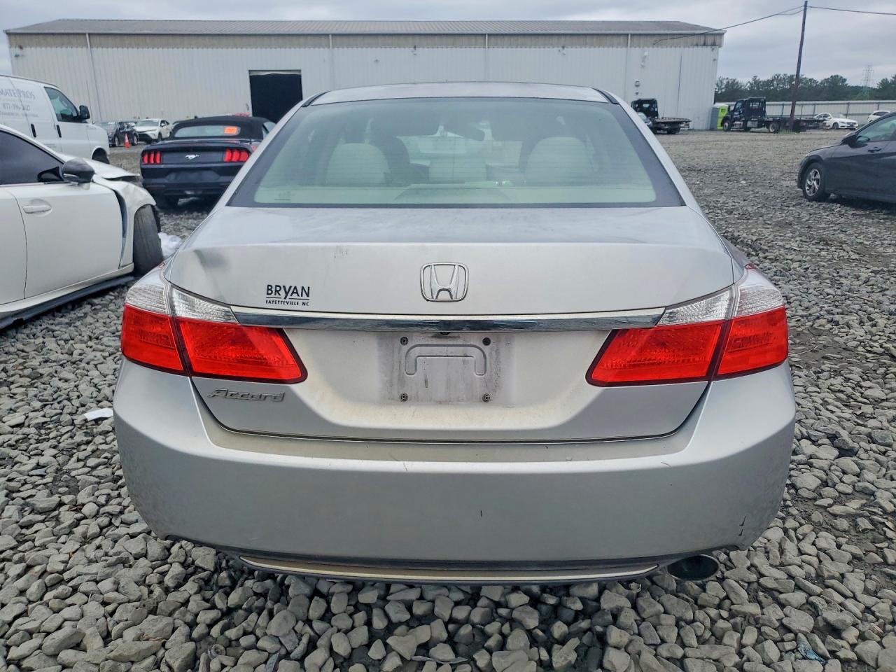 2013 Honda Accord Lx Silver vin: 1HGCR2F36DA075898