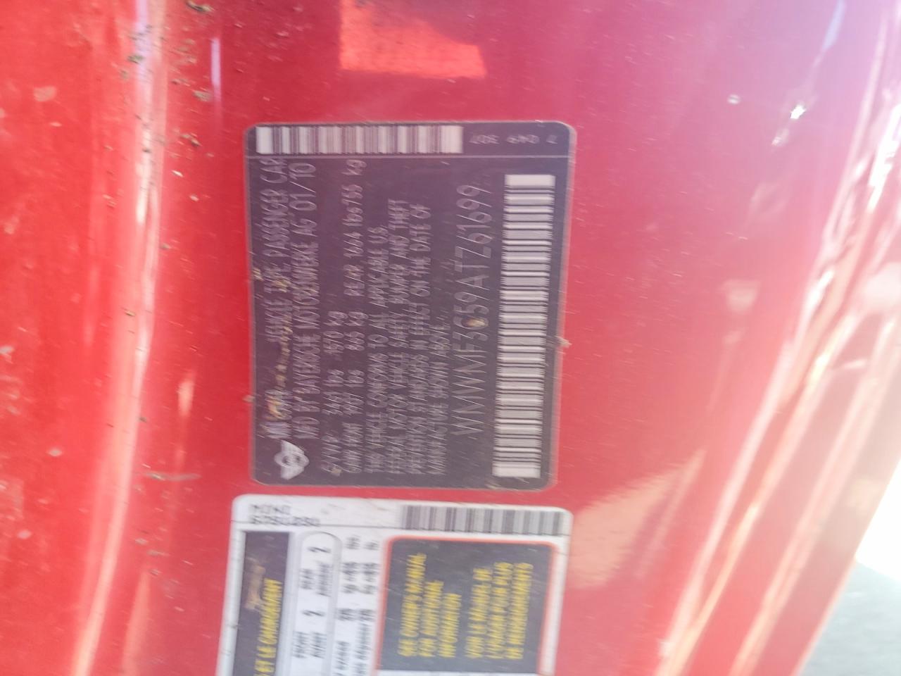 2010 Mini Cooper Red vin: WMWMF3C59ATZ61699