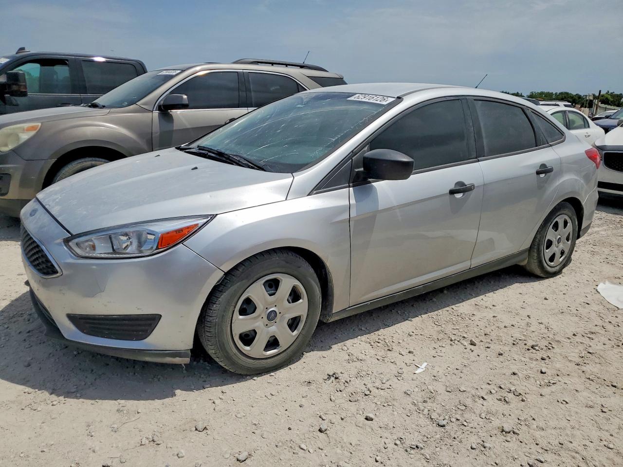 2015 Ford Focus S Silver vin: 1FADP3E27FL275015