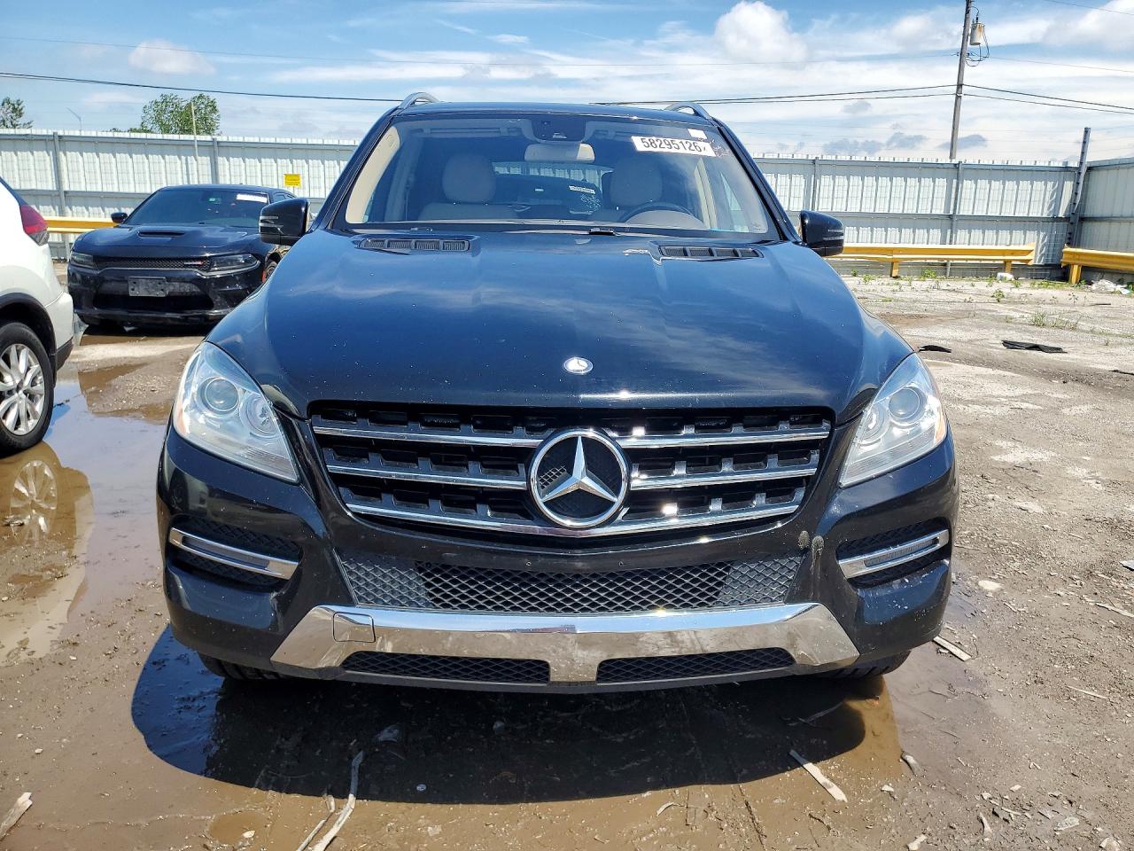 2015 Mercedes-benz Ml 250 Bluetec Черный vin: 4JGDA0EB9FA473838