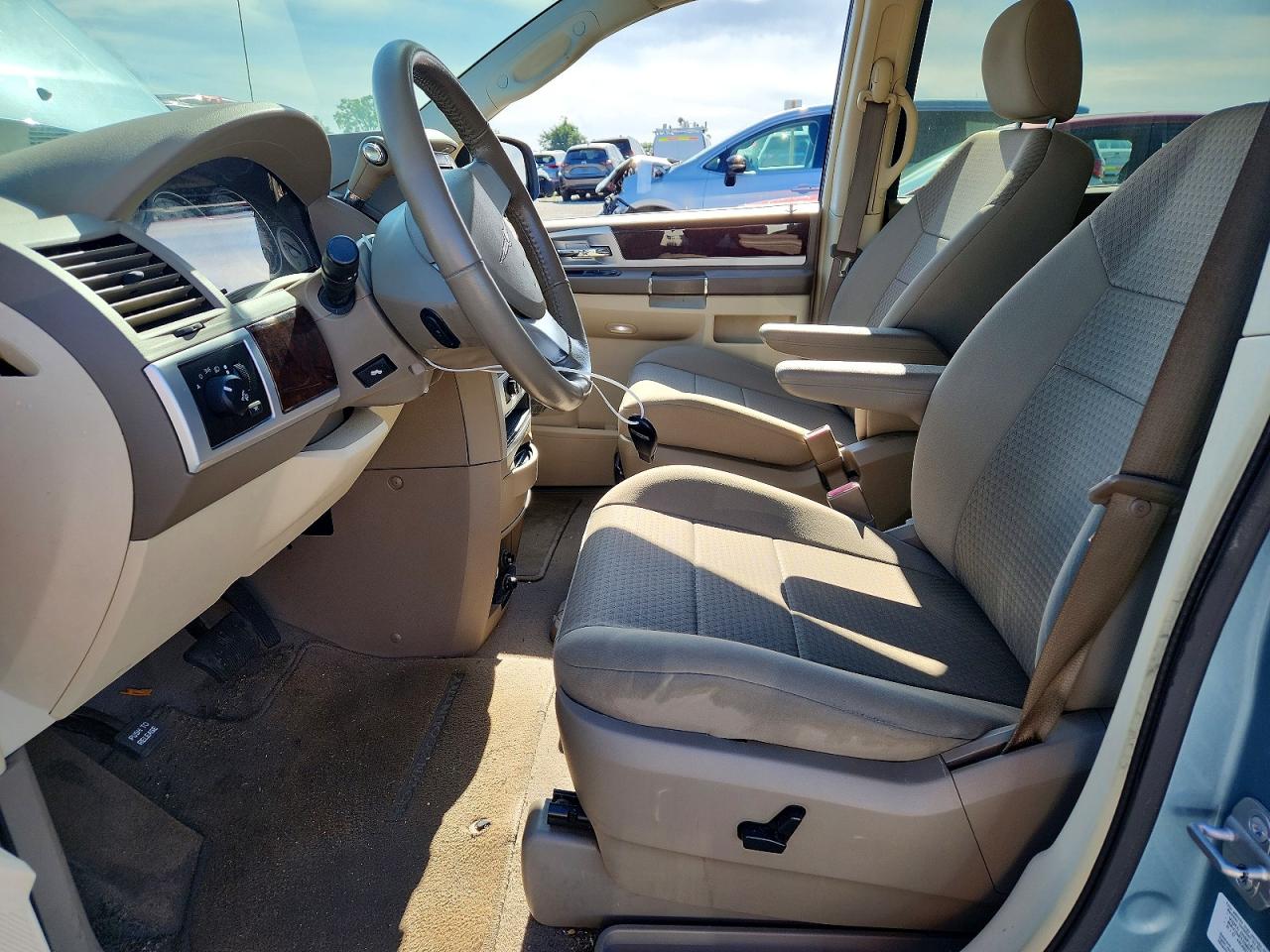 2010 Chrysler Town & Country Touring Blue vin: 2A4RR5D13AR110619