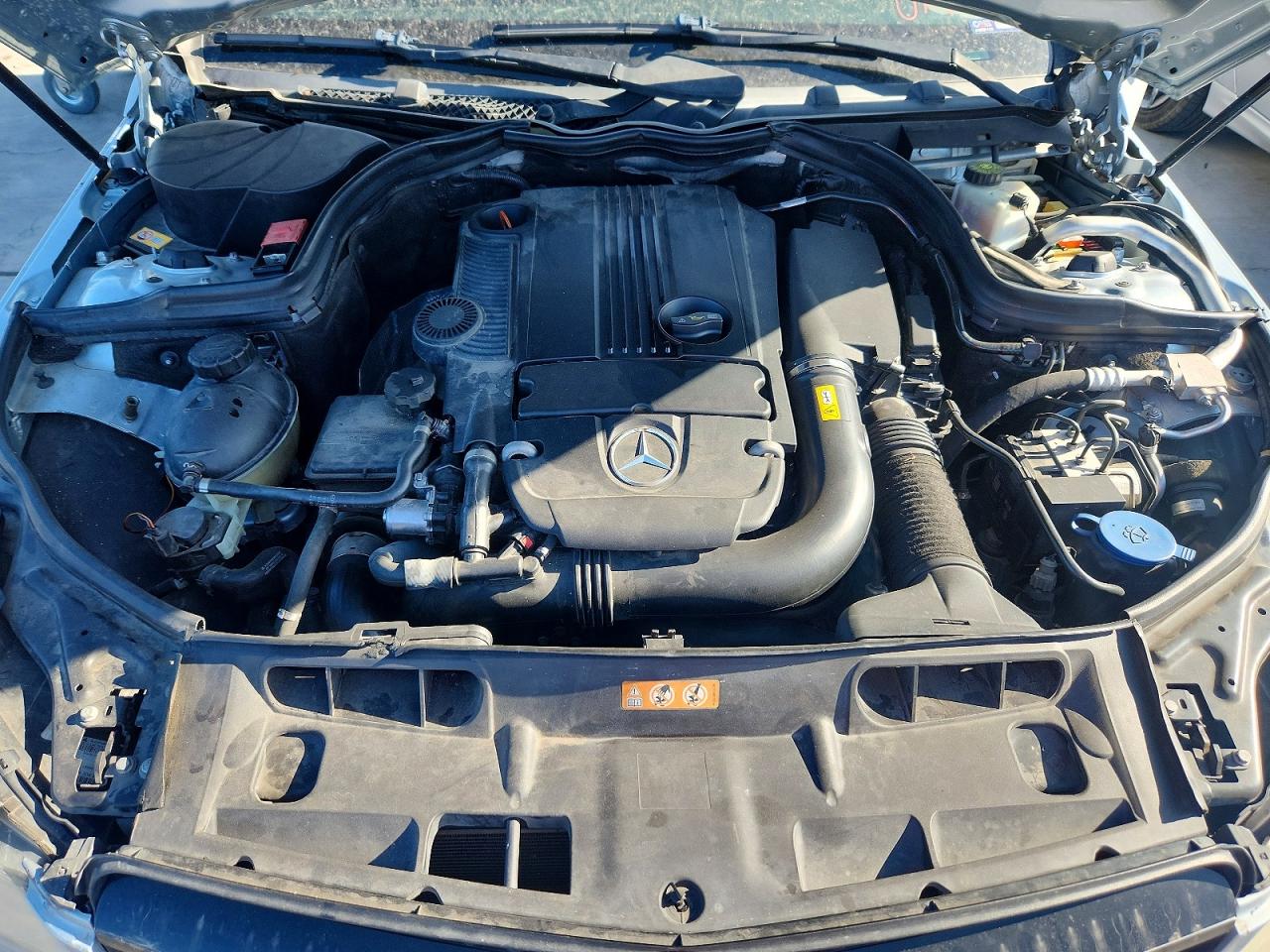 2013 Mercedes-benz C 250 Серебряный vin: WDDGJ4HB9DG030562