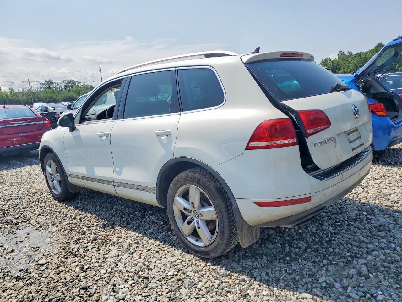 2013 Volkswagen Touareg V6 Tdi Белый vin: WVGEP9BP8DD011533